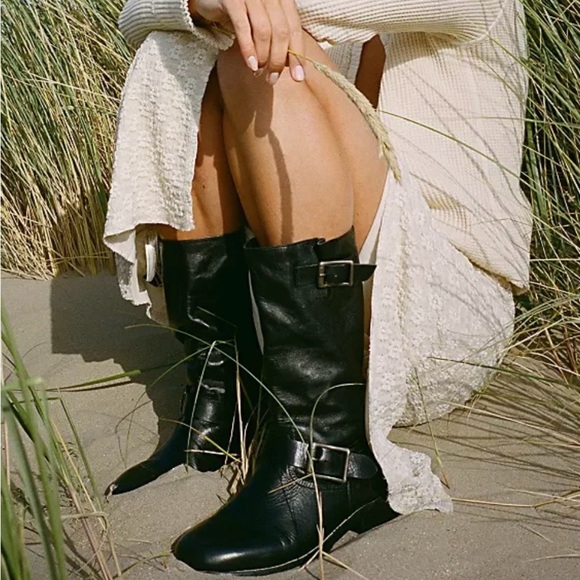 Free People RIDE OR DIE ENGINEER BOOTS IN BLACK Sz 7.5 - Picture 1 of 15